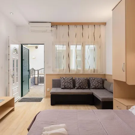 Sunny Central Apartments Lejlighed