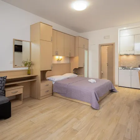 Lejlighed Sunny Central Apartments Makarska
