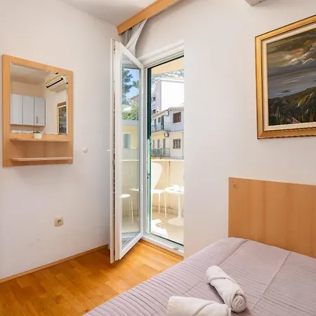 דירה Sunny Central Apartments מאקרסקה