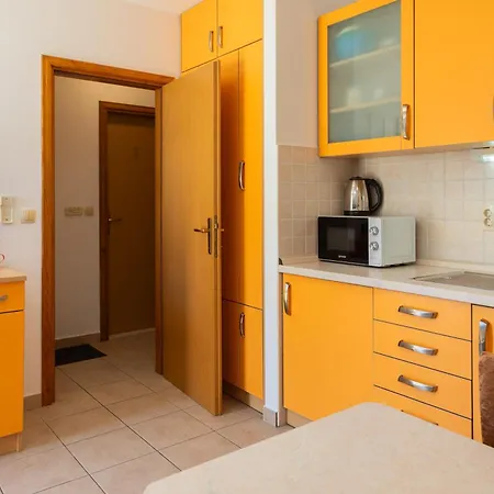 Sunny Central Apartments מאקרסקה
