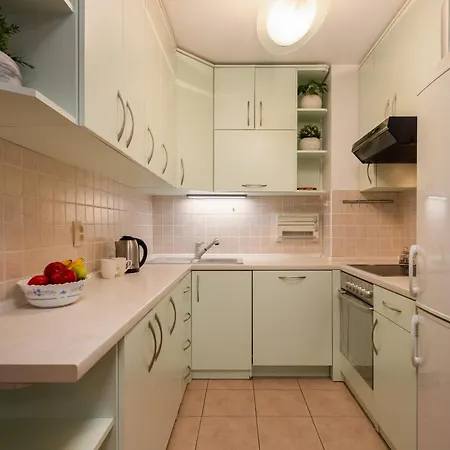 Sunny Central Apartments *