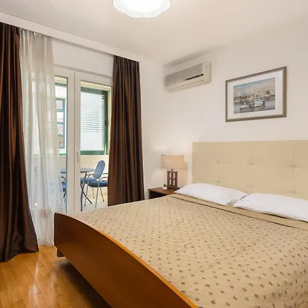 Sunny Central Apartments * מאקרסקה