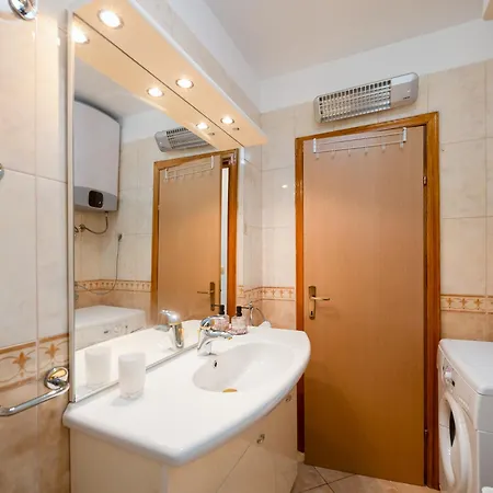 Sunny Central Apartments *
